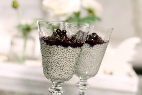 Chia Pudding with Blueberry