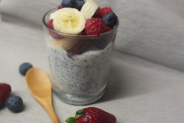 Chia Pudding with Yogurt and Fruits