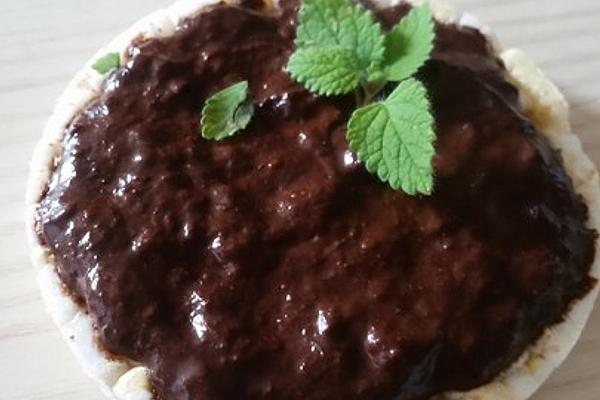 Chocolate Spread on Rice Cakes