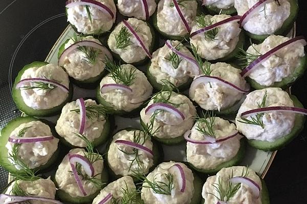 Crackers with Smoked Trout Mousse