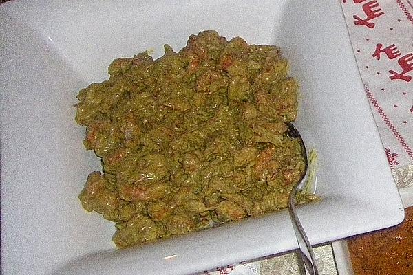 Crayfish Tails in Curry Sauce on Lamb`s Lettuce