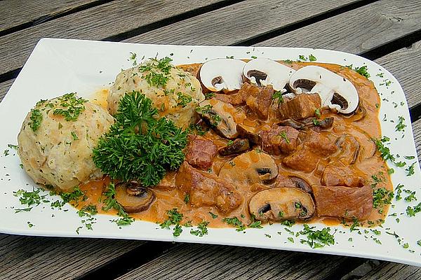 Cream Goulash – Simple and Spicy