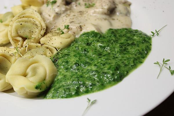 Creamed Spinach Made from Fresh Spinach