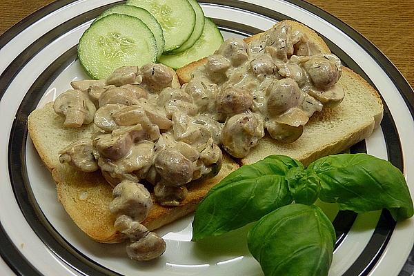 Creamy Mushrooms on Toasted Toasted Bread
