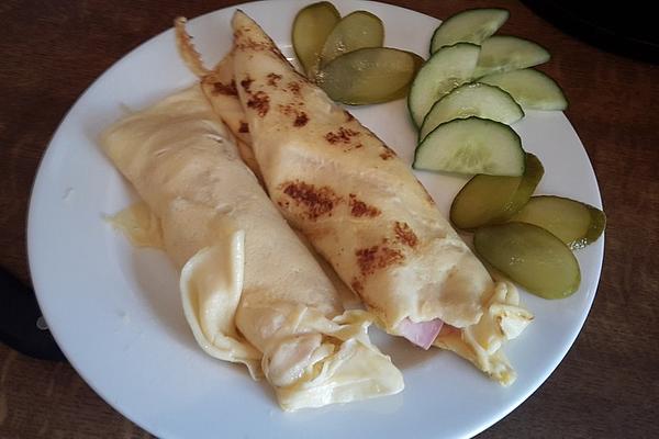 Crêpes with Cheese and Ham Filling