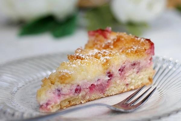 Currant and Coconut Cake