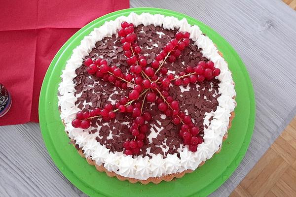 Currant Cake with Mascarpone Cream