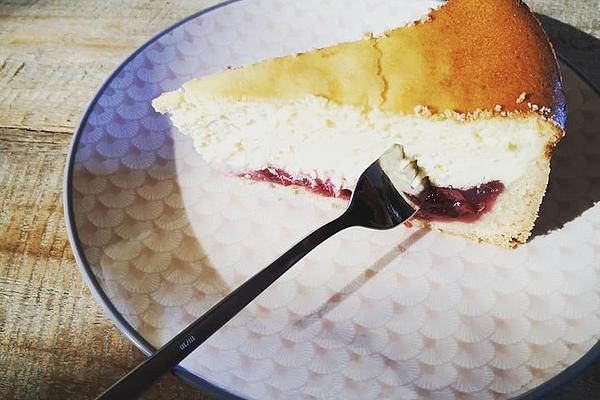 Cyberladys Cheesecake with Cherries