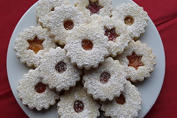 Delicate Linz Pastries