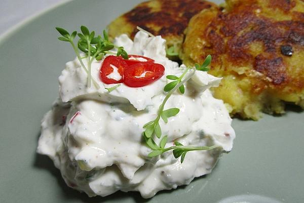 Fiery Chilli Herb Quark Dip