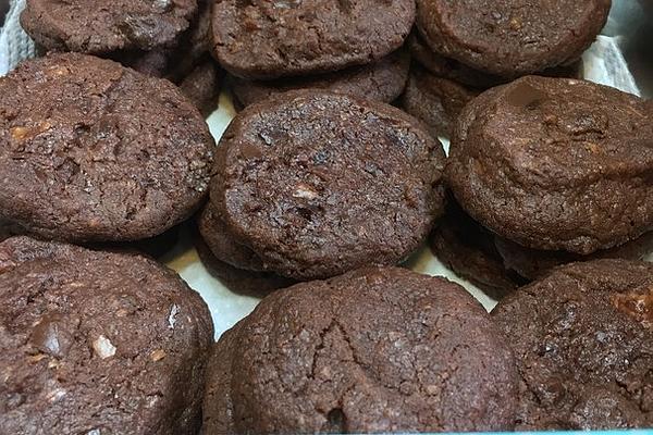 Flowers Chocolate Cookies with Fleur De Sel
