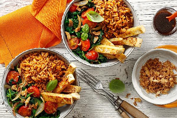 Food Bowl with Spinach, Tofu and Fried Onions