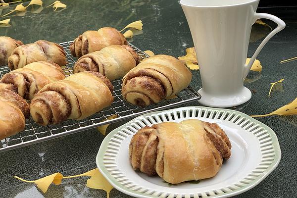 Franzbrötchen with Walnut Filling