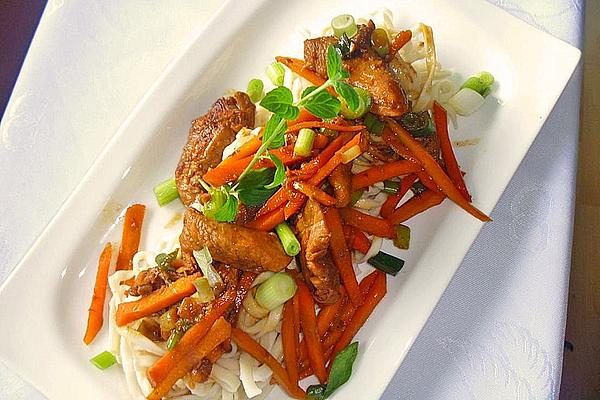 Fried Chicken with Mie Noodles