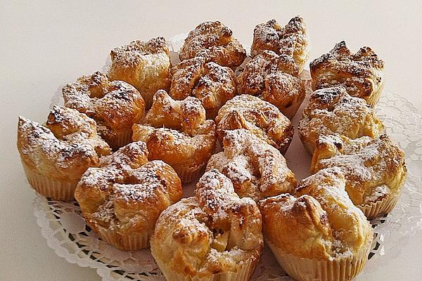 Fruity Apple Clouds Made from Puff Pastry in Muffin Tin