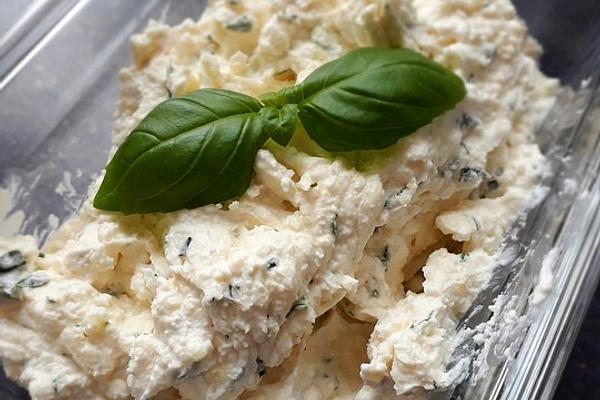 Garlic Feta Cream