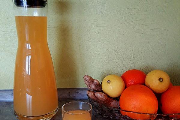 Ginger Shot with Citrus Fruits, Honey and Mint