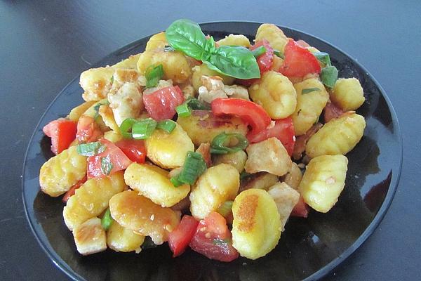 Gnocchi Salad with Tomatoes Vinaigrette