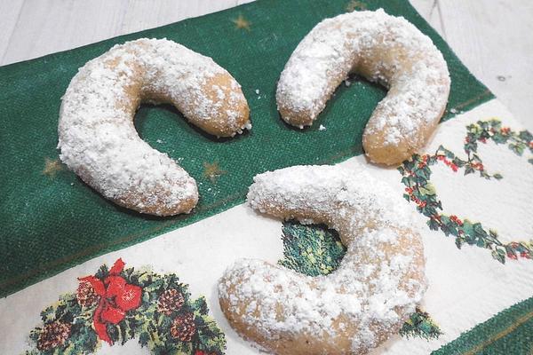 Grandma`s Delicious Vanilla Crescents