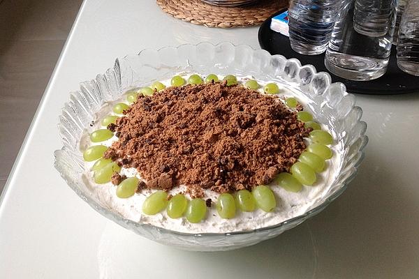 Grape Tiramisu with Cookies