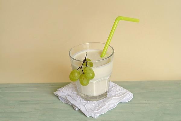 Grape Yogurt Smoothie