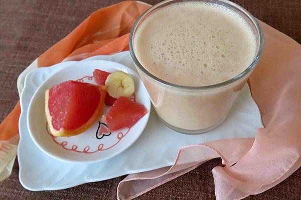 Grapefruit and Banana Smoothie