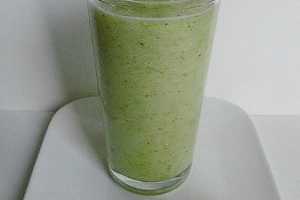 Grasshopper Smoothie (kiwi-apple-pineapple)
