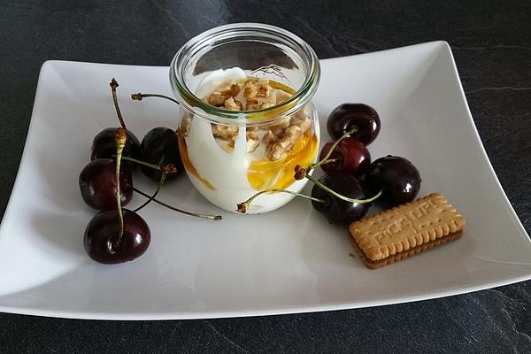 Greek Yogurt with Honey and Walnuts