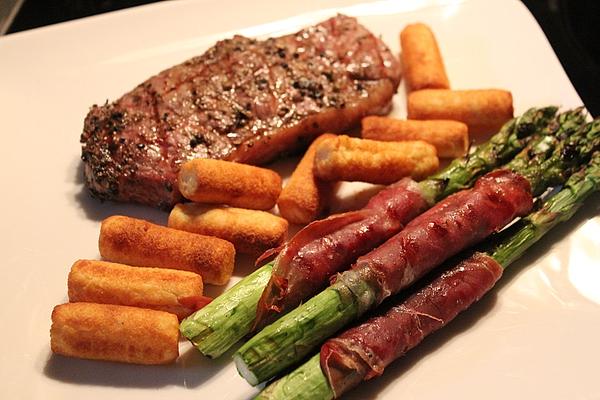 Grilled Green Asparagus with Ham