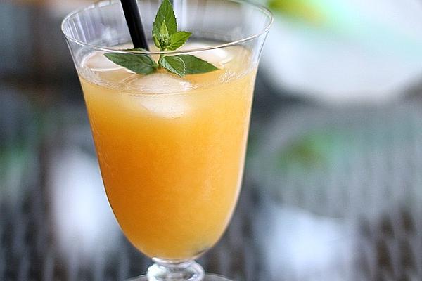 Ice Tea with Honey and Orange Juice
