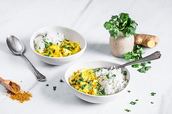 Indian Chicken Curry in Coconut Milk