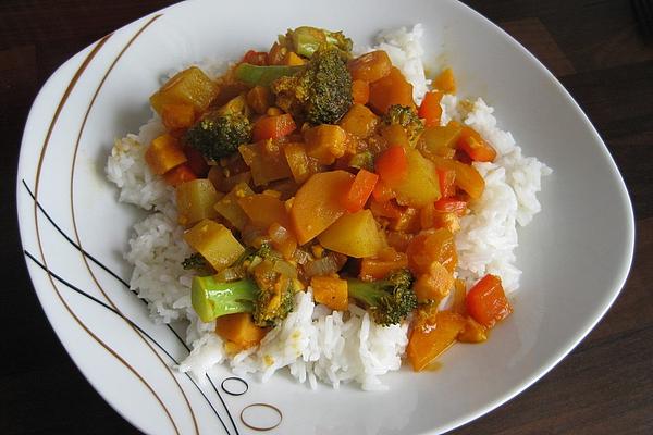 Indian Chili Curry with Potatoes