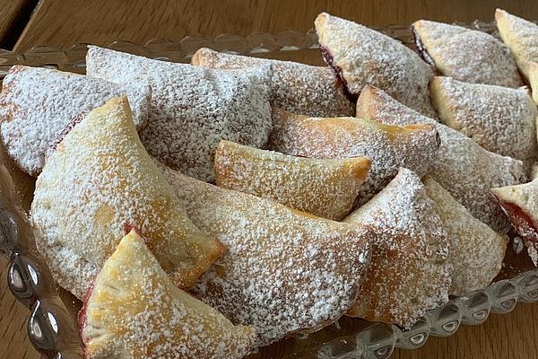 Jam Corners Made from Curd Butter Dough