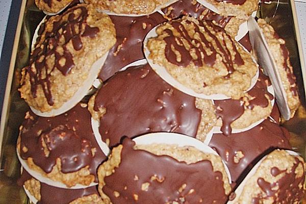 Juicy Gingerbread Cookies with Croissants