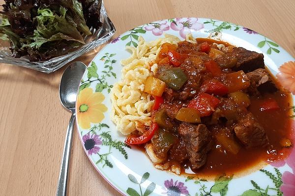Juicy Paprika Goulash
