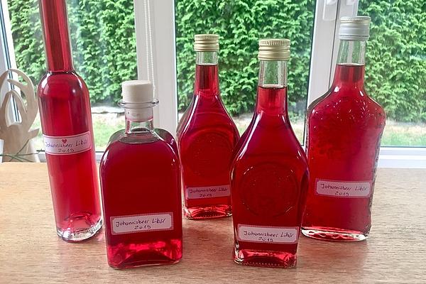 Julia`s Currant Liqueur