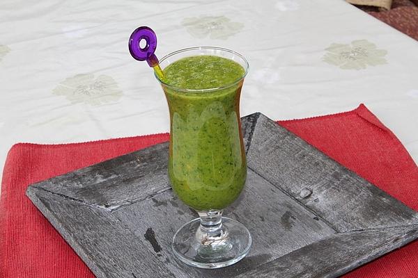 Kale Smoothie with Orange and Mango