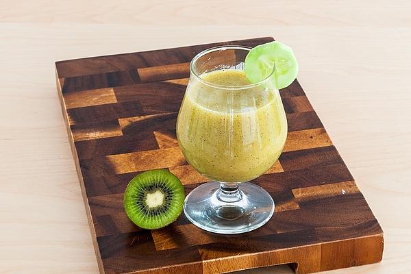 Kiwi and Cucumber Smoothie