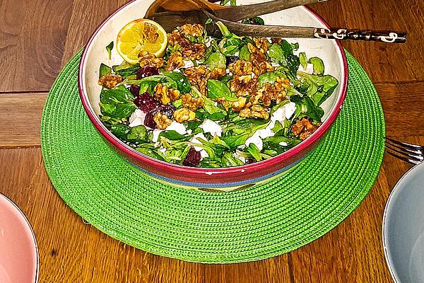 Lamb`s Lettuce with Beetroot, Feta and Caramelized Walnuts