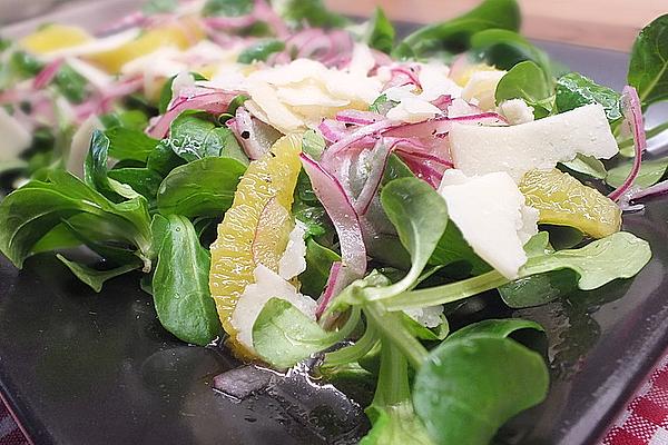 Lamb`s Lettuce with Orange Fillets