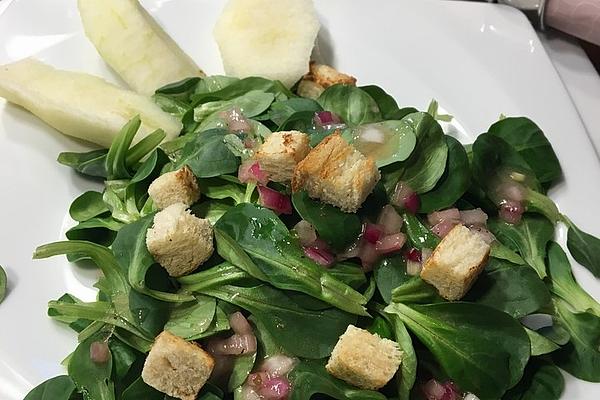 Lamb`s Lettuce with Pears