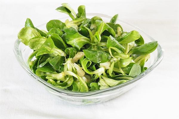 Lamb`s Lettuce with Potato Dressing
