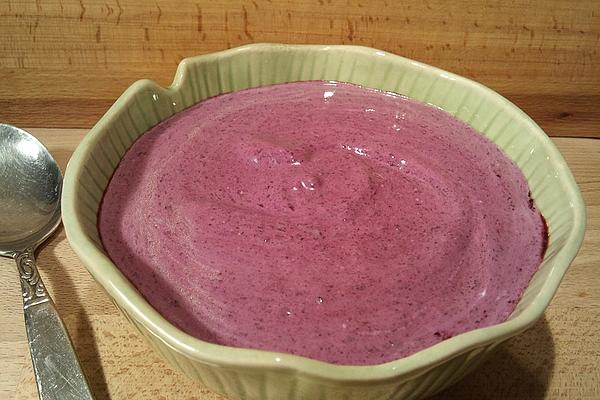 Lean Curd Cheese with Bananas and Dark Fruits