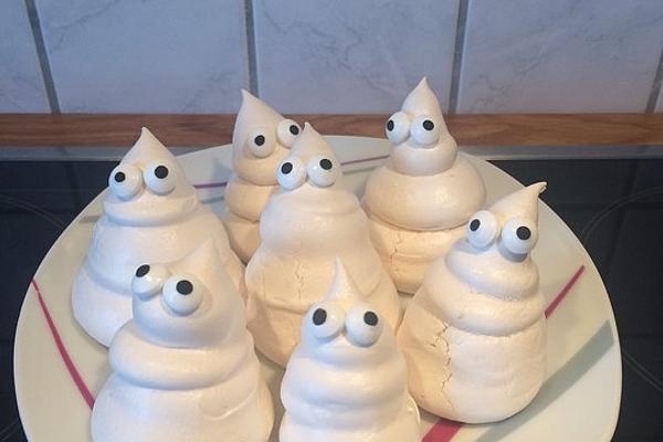 Little Meringue Ghosts