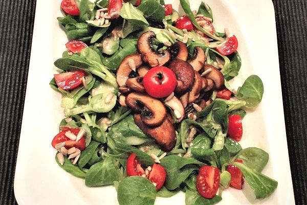 Maja`s Lamb`s Lettuce with Balsamic Dressing