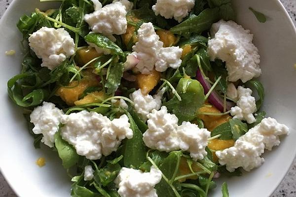 Mango and Arugula Salad