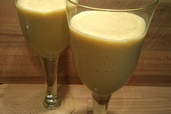 Mango-banana-lime Smoothie
