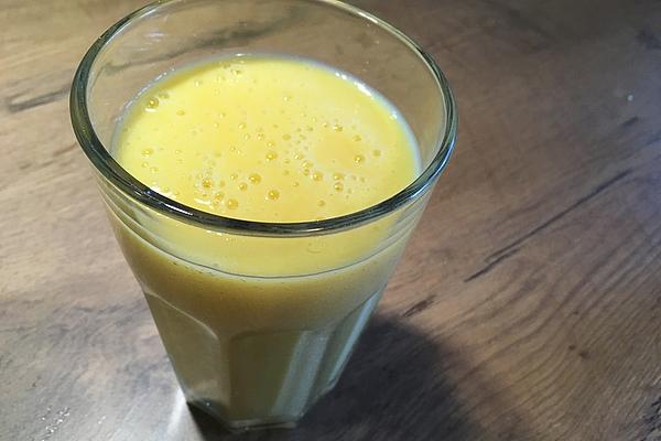 Mango Smoothie with Yogurt