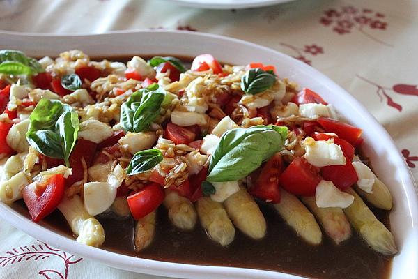 Marinated Asparagus with Tomatoes and Mozzarella