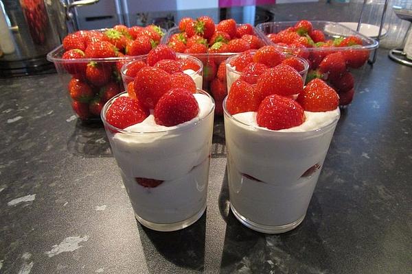 Mascarpone – Dessert with Strawberries